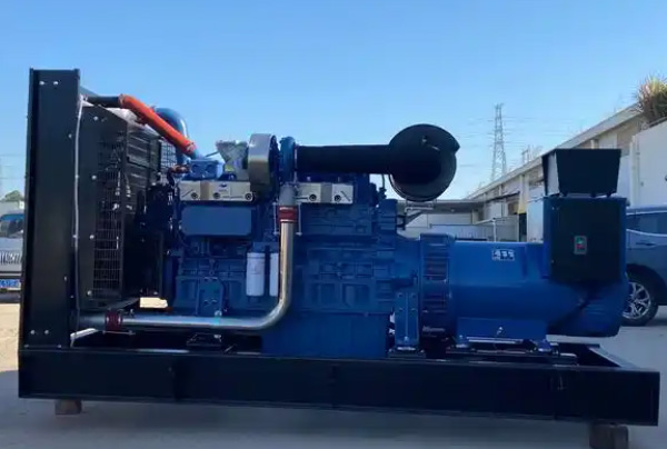 玉柴发电机出租“双碳”转型路径